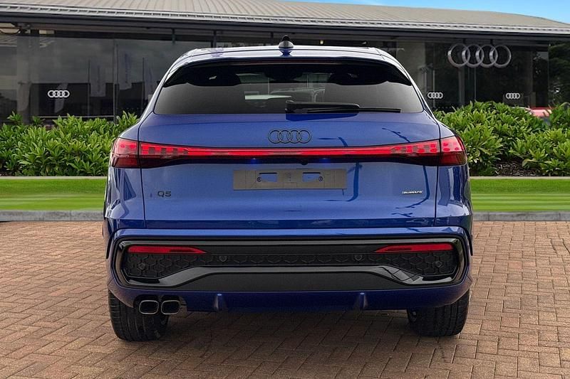 New Audi Q5 Sportback Exclusive 2025 Blue SUV