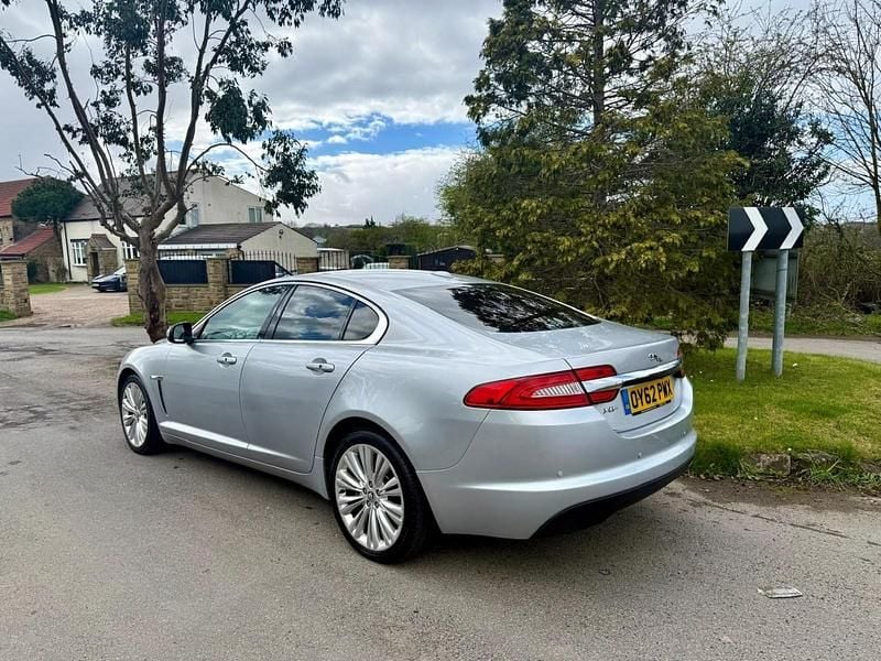 Begagnad Jaguar XF Portfolio 2012 Silver Sedan