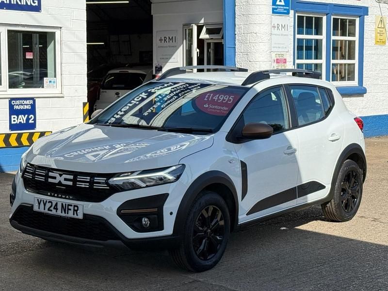 Glacier white Used 2024 Dacia Sandero Extreme Hatchback | £14,995 (Fair price) - Image 1/4