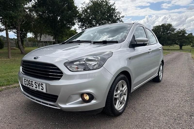 Used Ford Ka Plus Zetec 70 HP (51 kW) 2016 Silver Hatchback
