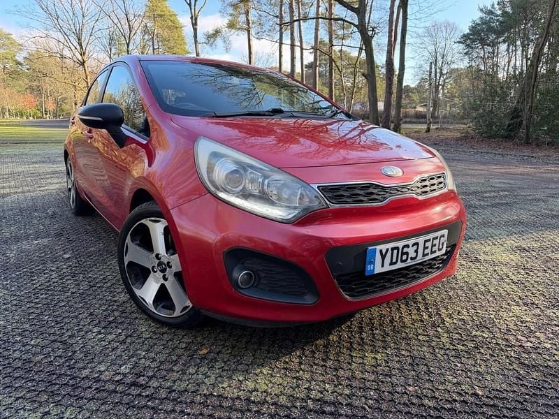 Used Kia Rio 107 HP (78 kW) 2013 Red Hatchback