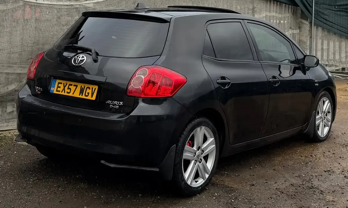 Used Toyota Auris T1 177 HP (130 kW) 2007 Black Hatchback