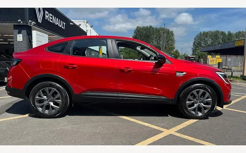 Used Renault Arkana Evolution 143 HP (105 kW) 2024 Red  SUV