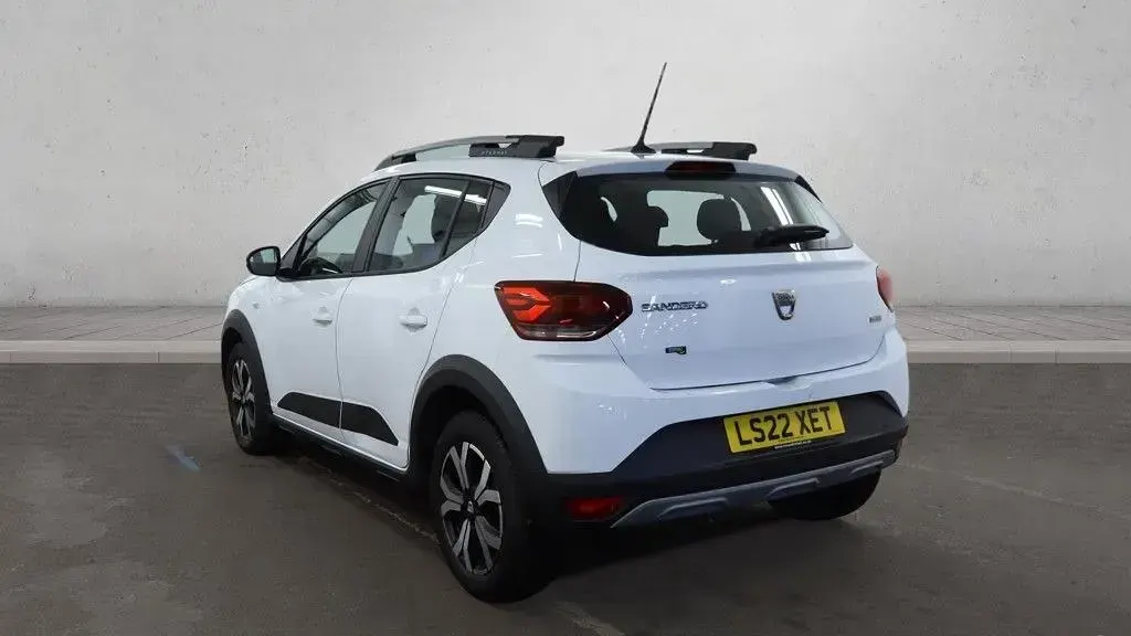 Used Dacia Sandero Prestige 90 HP (66 kW) 2022 White Hatchback