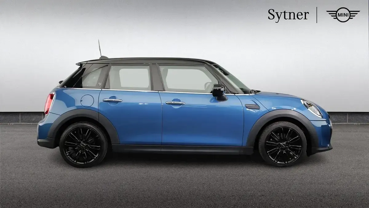 Used Mini Cooper Exclusive 134 HP (98 kW) 2022 Blue Hatchback
