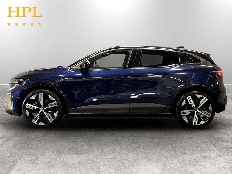 Used Renault Megane E-Tech Iconic 161 kW (220 HP) 2023 Blue Hatchback