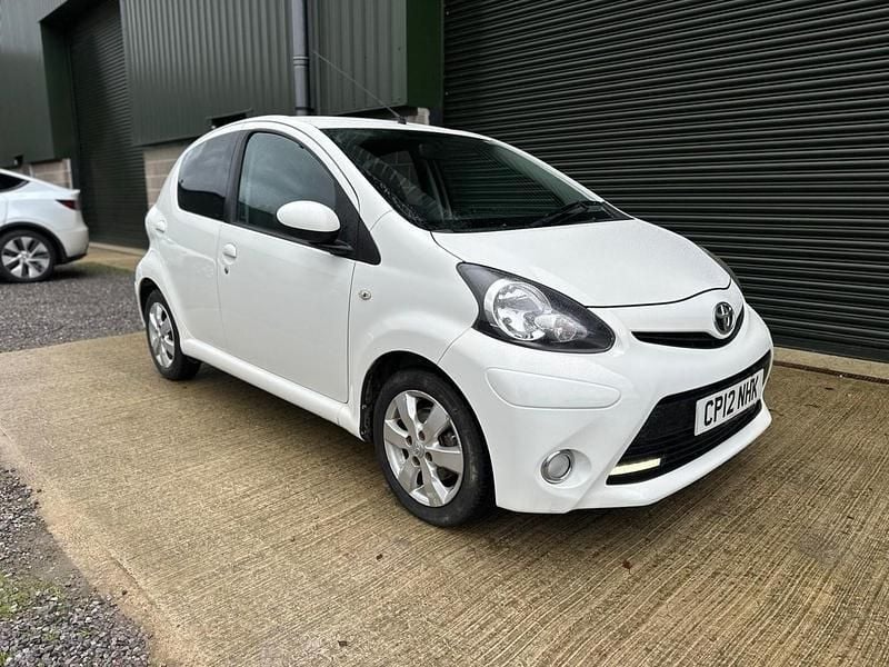 Used Toyota Aygo 2012 White Hatchback