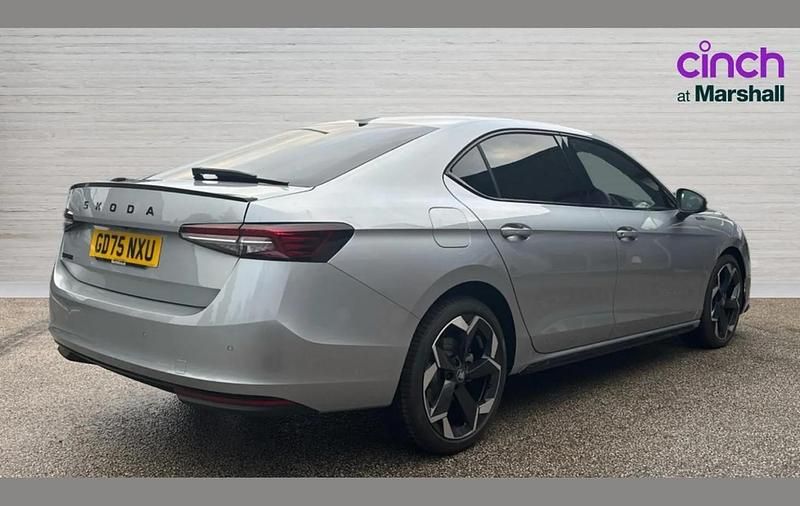 New Skoda Superb SportLine 150 HP (110 kW) 2025 Silver Hatchback