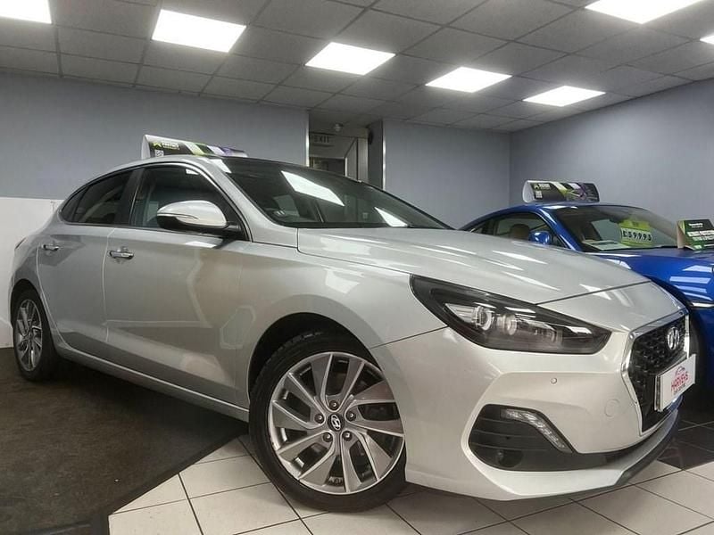 Used Hyundai i30 Premium SE 120 HP (88 kW) 2019 Silver Hatchback