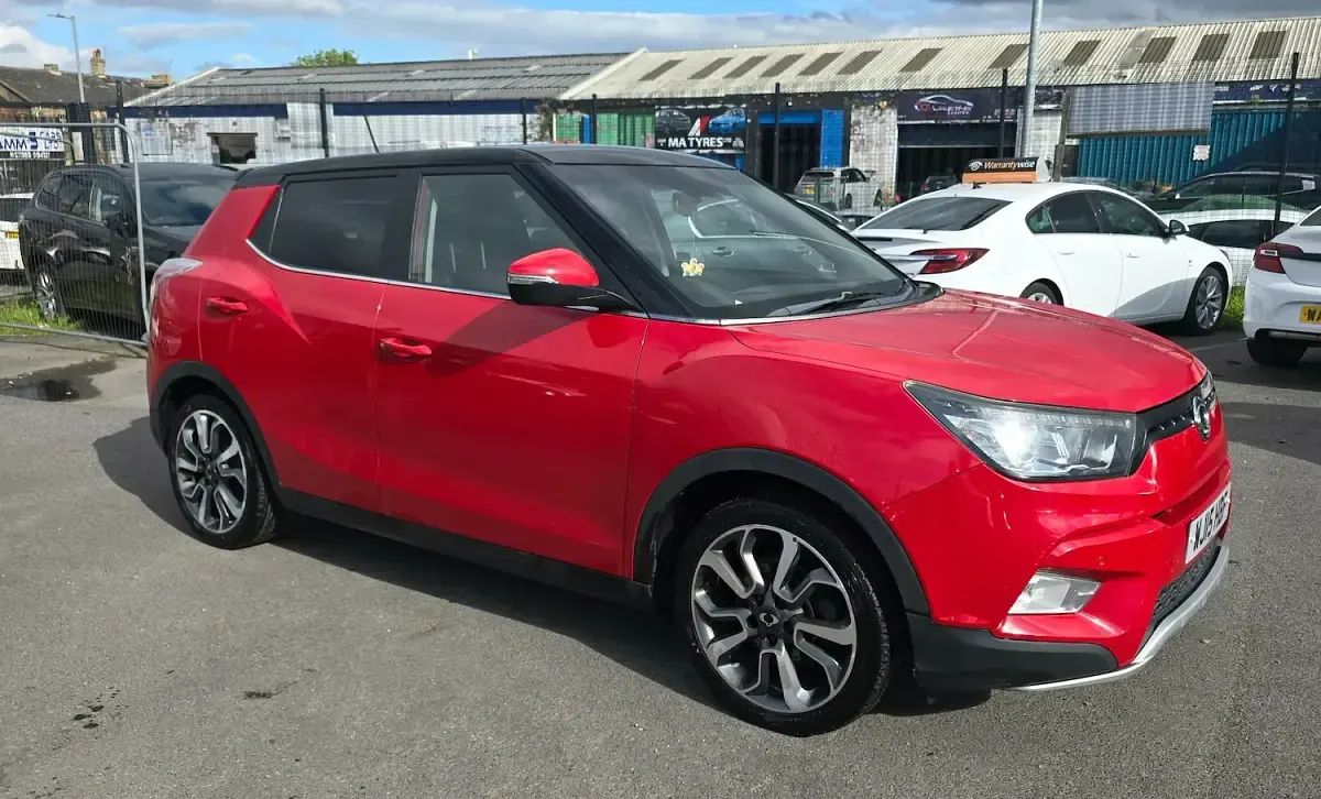 Used SsangYong Tivoli 128 HP (94 kW) 2015 Red SUV