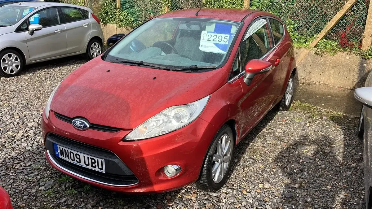 Used Ford Fiesta Zetec 82 HP (60 kW) 2009 Red Hatchback
