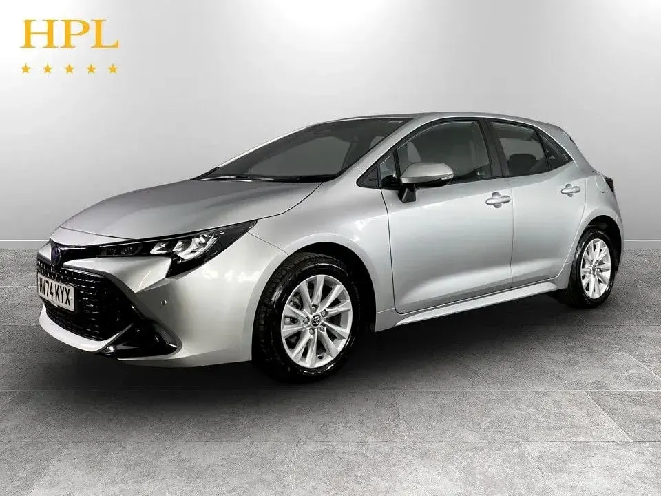 Used Toyota Corolla 140 HP (102 kW) 2024 Silver Hatchback