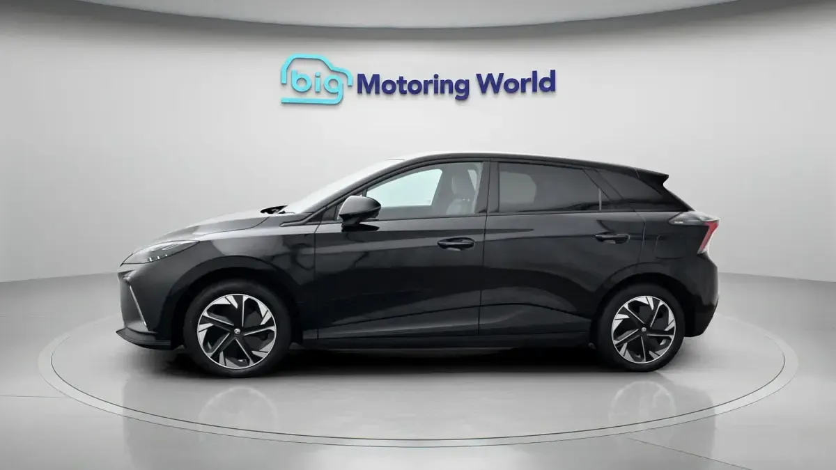Usado MG MG4 EV Trophy 319 kW (435 CV) 2023 Negro Utilitario