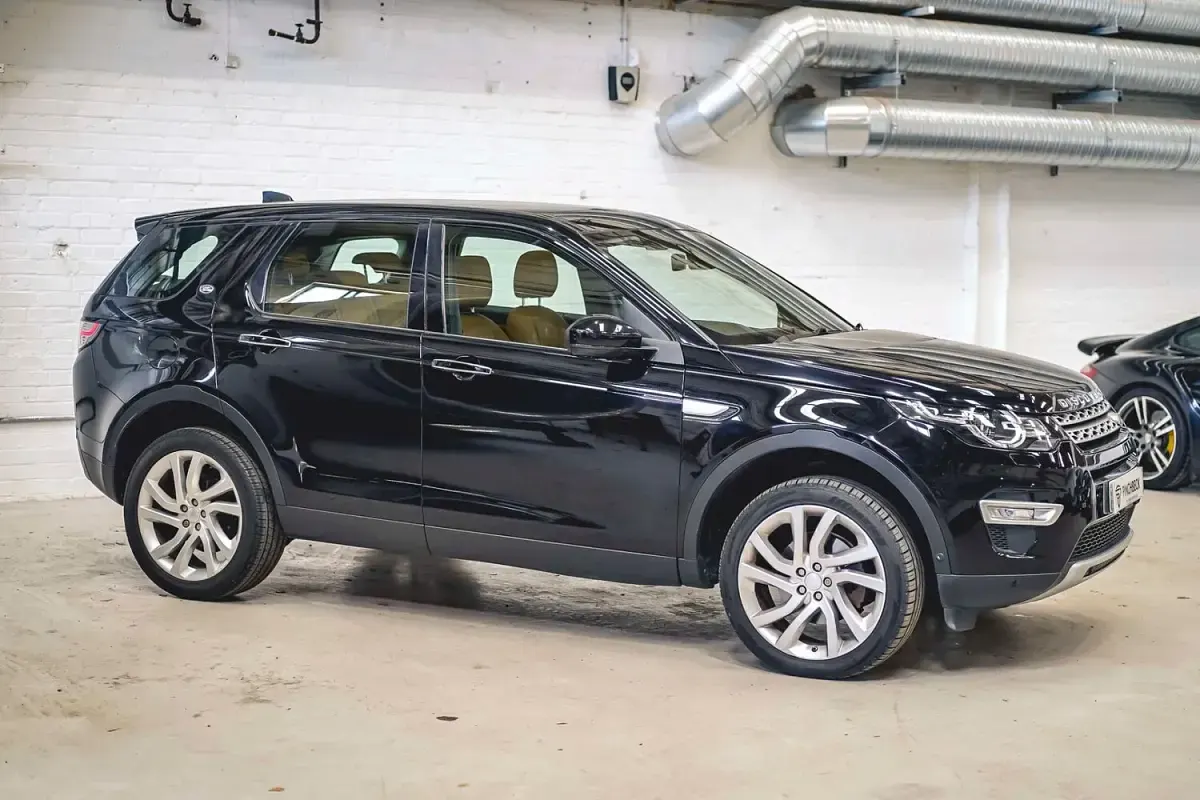 Used Land Rover Discovery Sport HSE Luxury 180 HP (132 kW) 2018 Black SUV