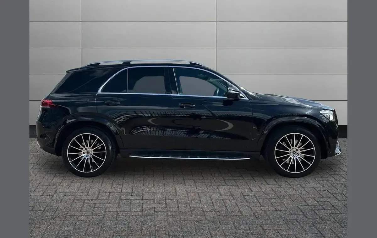 Used Mercedes GLE400 AMG line 330 HP (242 kW) 2023 Black SUV