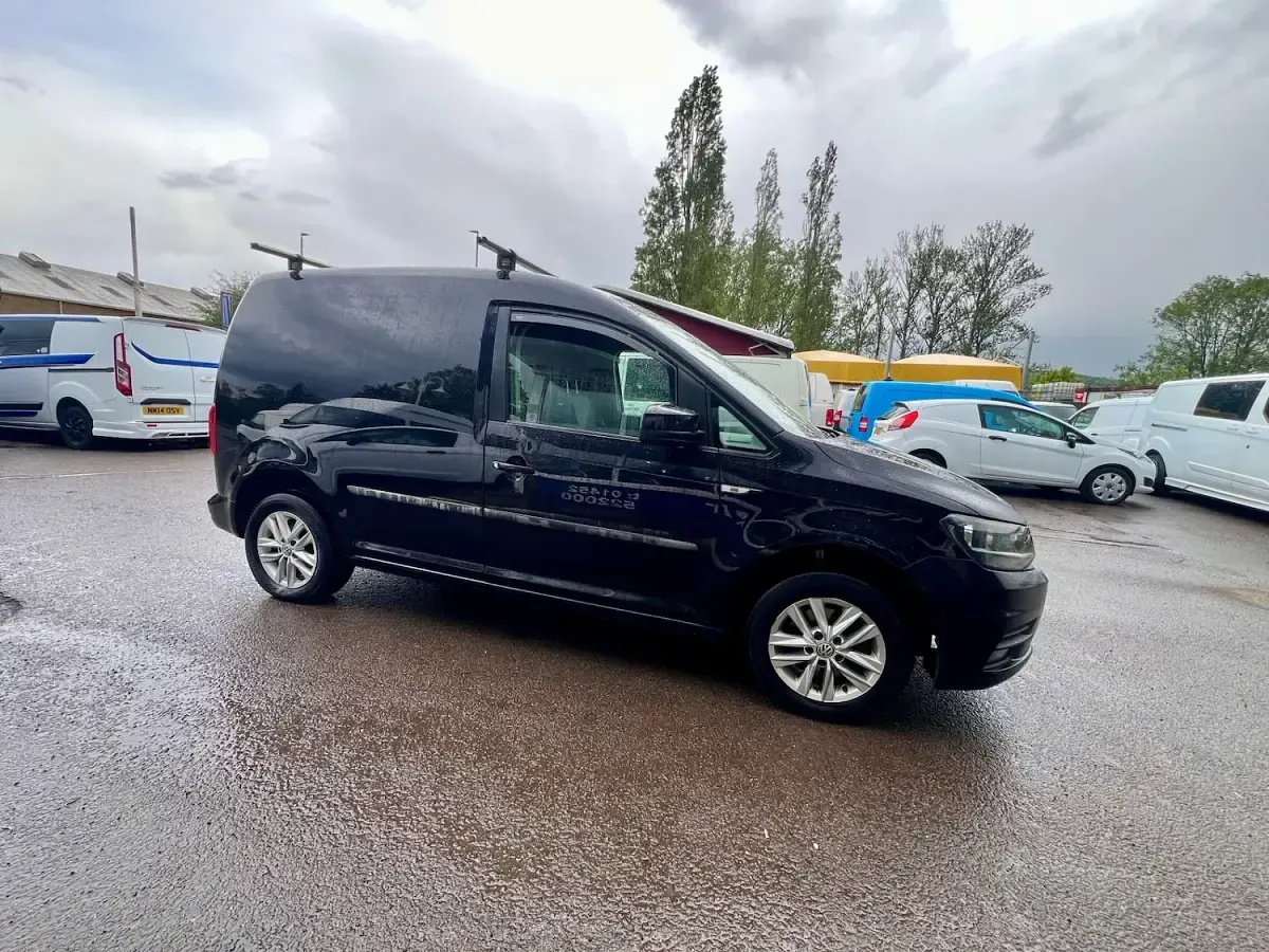 Used VW Caddy Highline 102 HP (75 kW) 2019 Black MPV