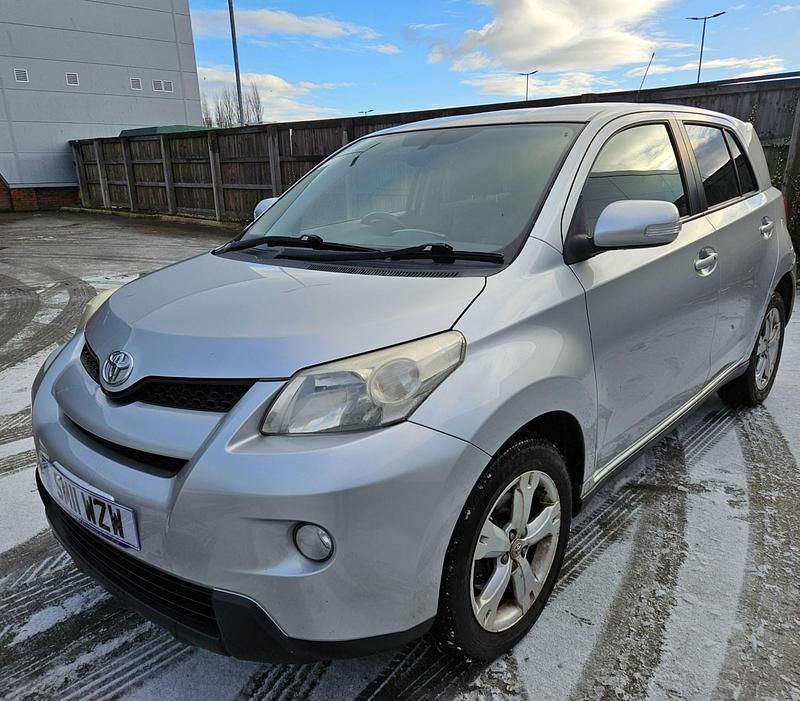 Used Toyota Urban Cruiser 2011 Silver Hatchback
