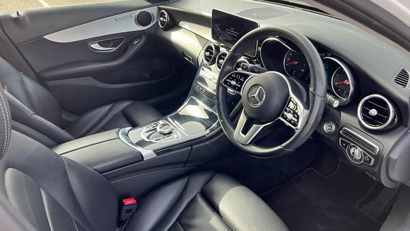 Used Mercedes C220 194 HP (142 kW) 2018 White Sedan