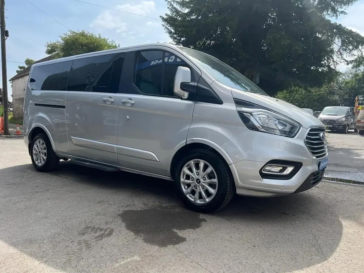 Used Ford Tourneo Titanium 130 HP (95 kW) 2022 Silver MPV