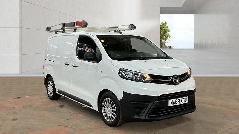 Used Toyota Proace 95 HP (69 kW) 2019 White MPV
