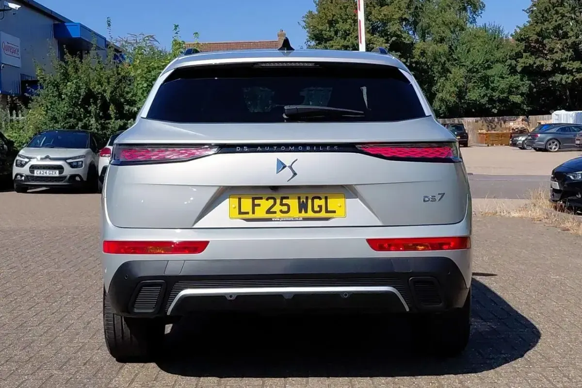 New DS Automobiles DS7 Crossback 129 HP (94 kW) 2025 Grey SUV