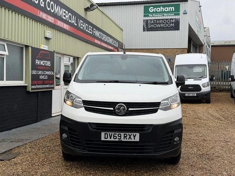 Used Vauxhall Vivaro S 2019 White MPV