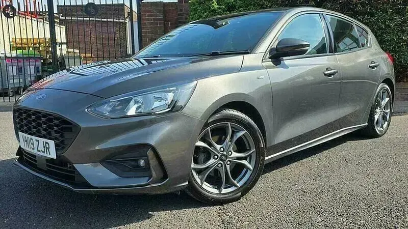 Used Ford Focus ST-Line 125 HP (91 kW) 2019 Grey Hatchback