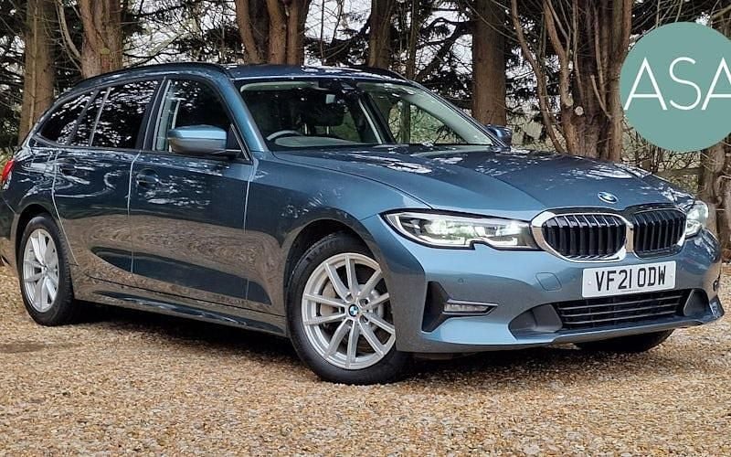 Used 2022 BMW 330e Estate | £16,500 (Fair price) - Image 1/4