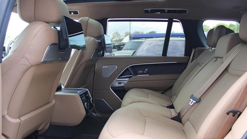 Used Land Rover Range Rover Autobiography 460 HP (338 kW) 2024 Belgravia green SUV