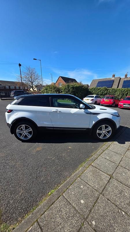 Used Land Rover Range Rover evoque Pure 150 HP (110 kW) 2014 White SUV