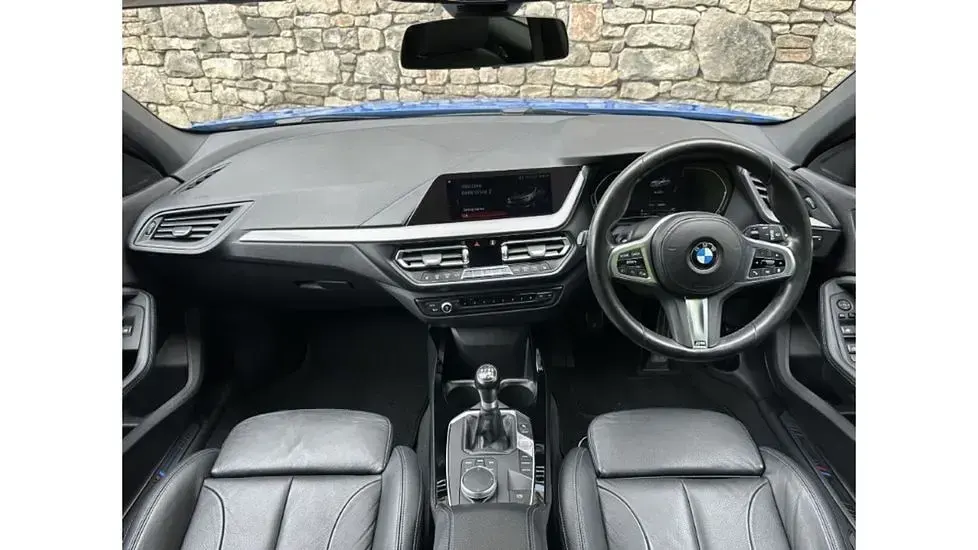 Used BMW 118 M Sport 148 HP (108 kW) 2020 Blue Hatchback