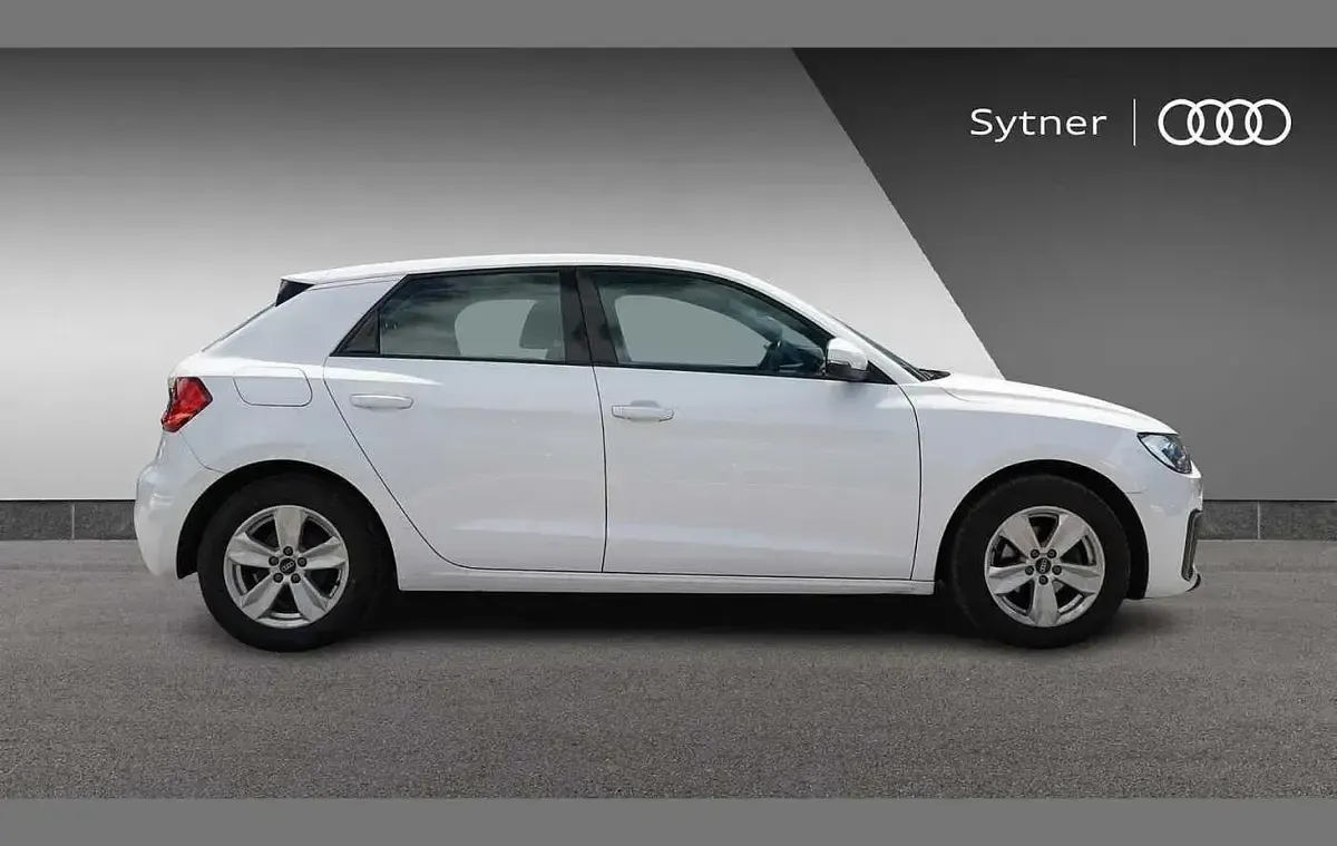 Used Audi A1 Design 108 HP (79 kW) 2023 White SUV