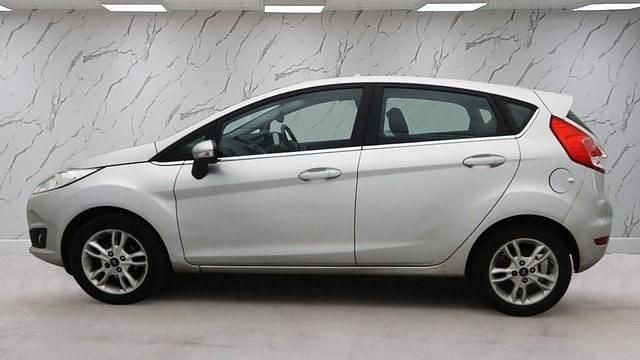 Used Ford Fiesta Zetec 82 HP (60 kW) 2015 Silver Hatchback