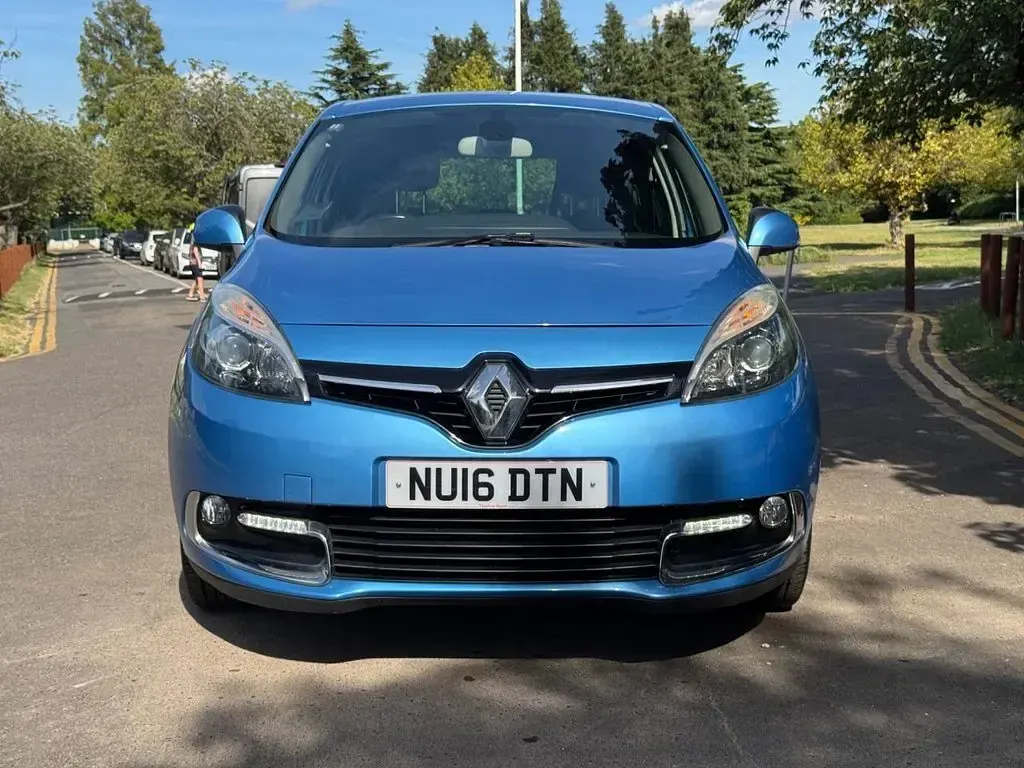 Used Renault Scénic Dynamique 110 HP (80 kW) 2016 Blue MPV