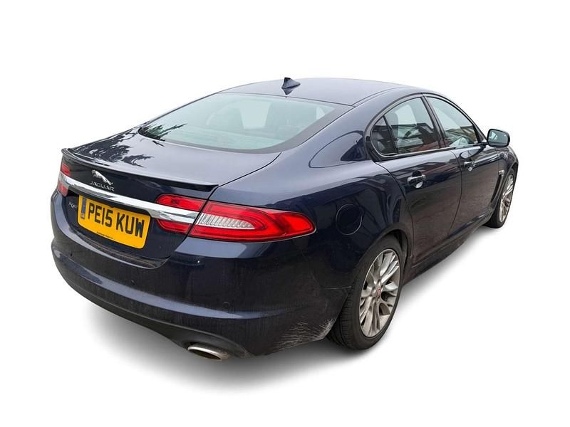 Used Jaguar XF R-Sport 200 HP (147 kW) 2015 Blue Sedan