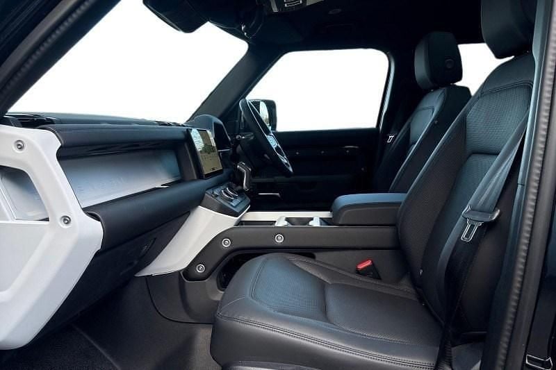 Used Land Rover Defender SE Dynamic 2025 Black SUV