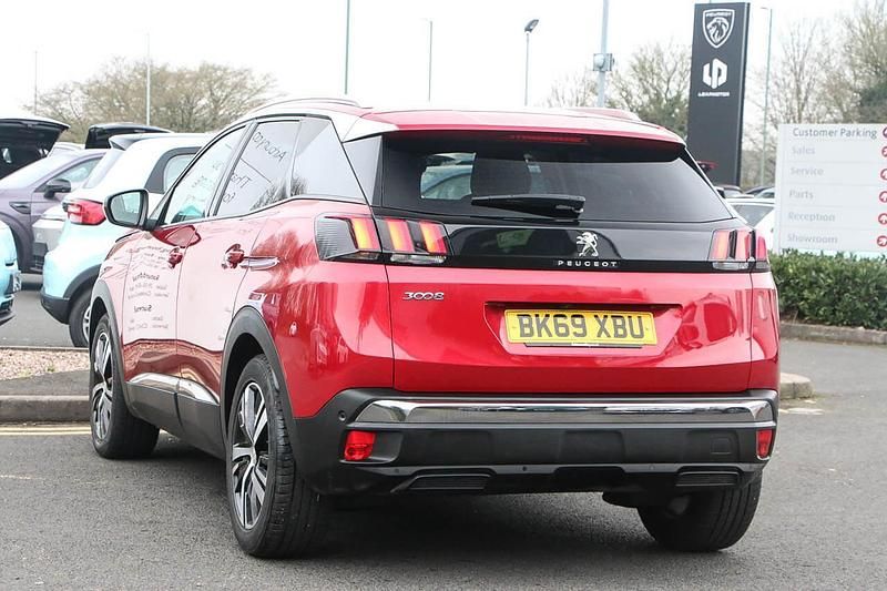 Used Peugeot 3008 Allure 179 HP (131 kW) 2019 Red SUV