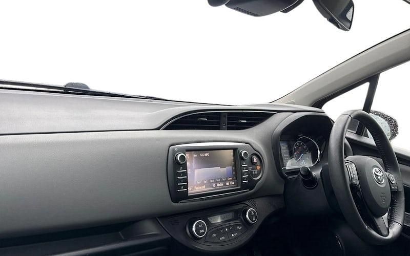 Used Toyota Yaris Hybrid 101 HP (74 kW) 2020 Hatchback