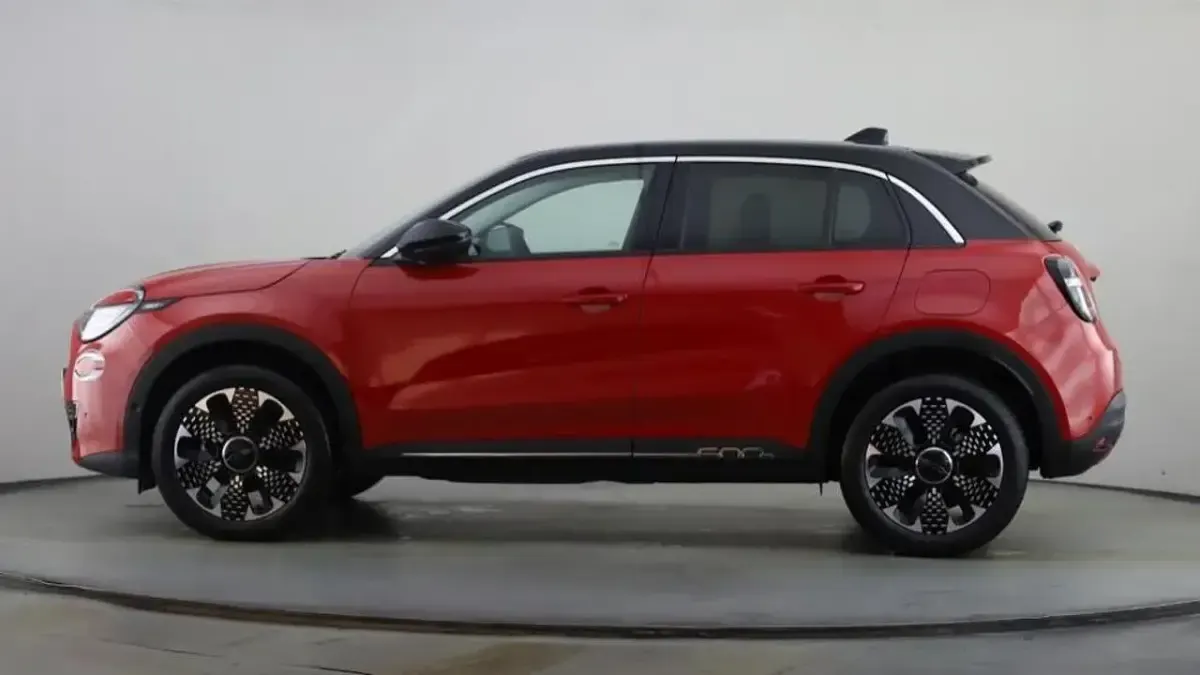 New Fiat 600 La Prima 134 HP (98 kW) 2025 Red SUV