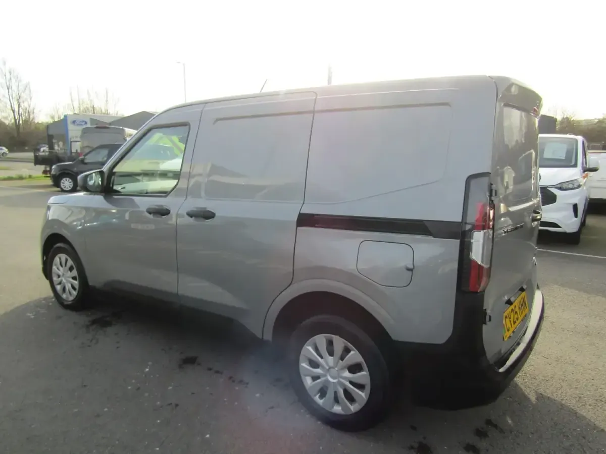 Second-hand Ford Transit Trend 125 CP (91 kW) 2025 Argintiu Van