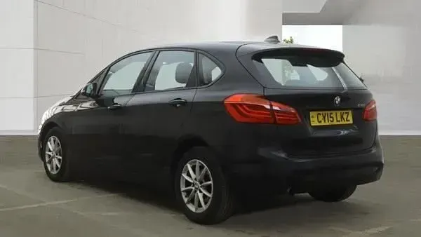 Begagnad BMW 218 2015 Svart Halvkombi