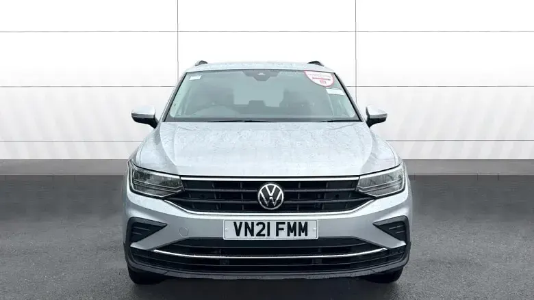 Usado VW Tiguan Life 150 CV (110 kW) 2021 Plateado SUV