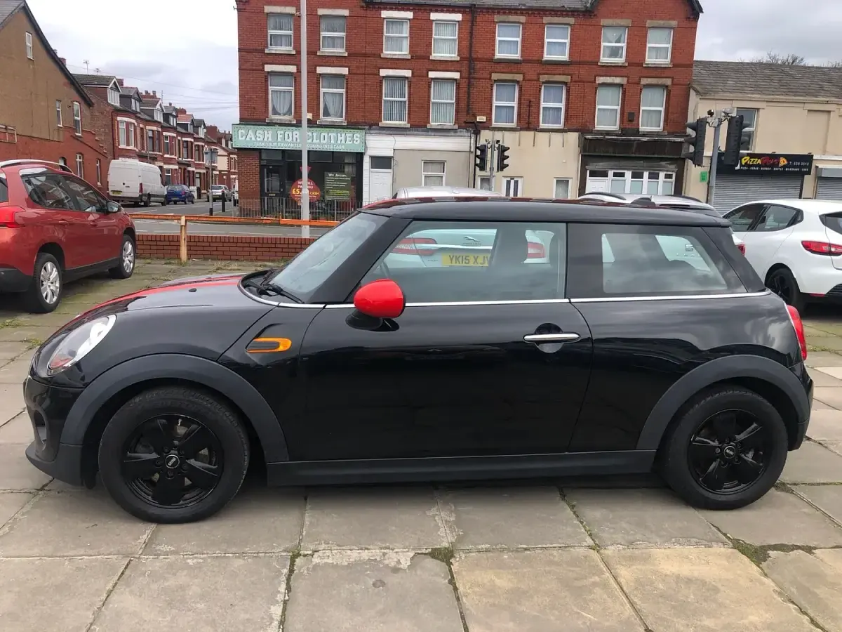 Used Mini Cooper D Hatch 2015 Black Hatchback