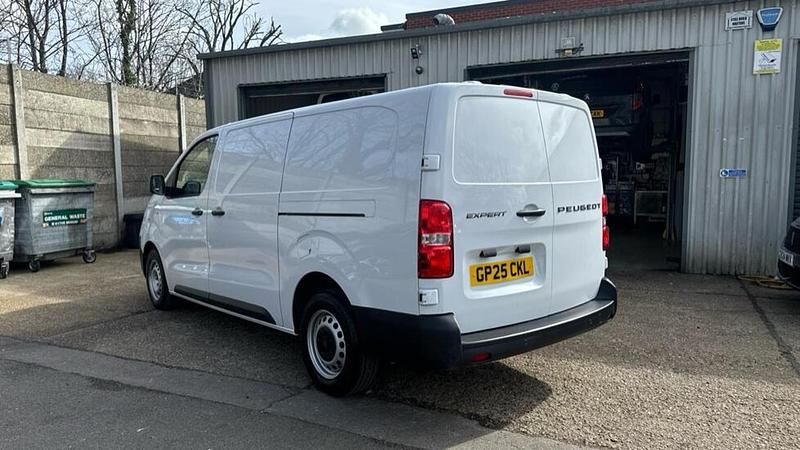 Used Peugeot Expert 143 HP (105 kW) 2025 White Van