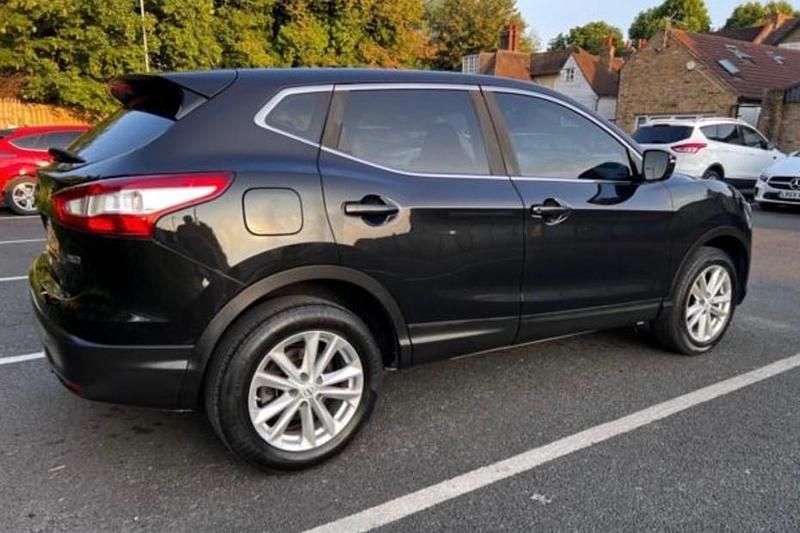Silver Used 2018 Nissan Qashqai Tekna SUV | £9,299 (A bit pricey) - Image 1/1