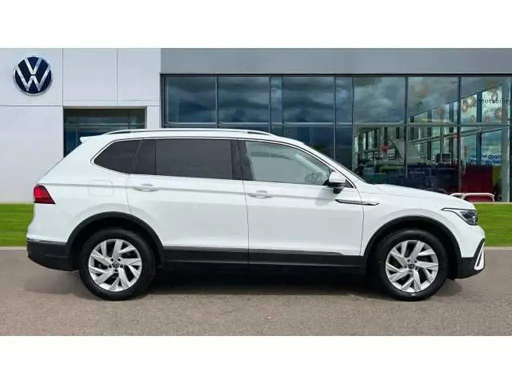 Used VW Tiguan Allspace Life 150 HP (110 kW) 2023 White SUV