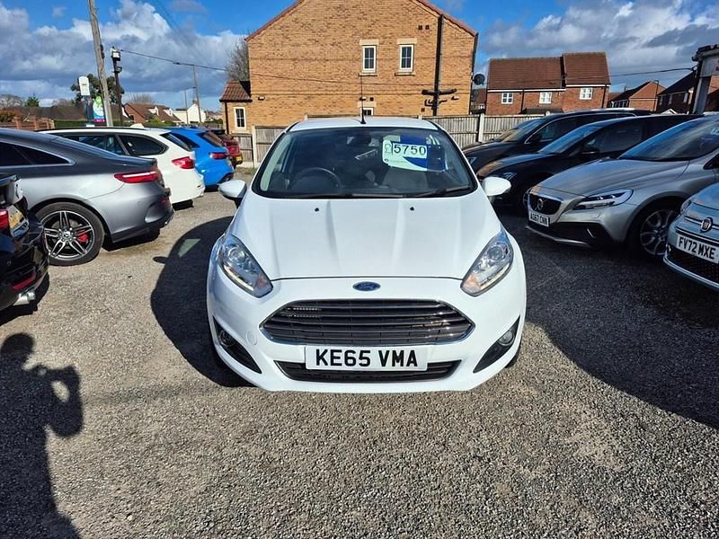 Used Ford Fiesta Titanium 2015 White Hatchback