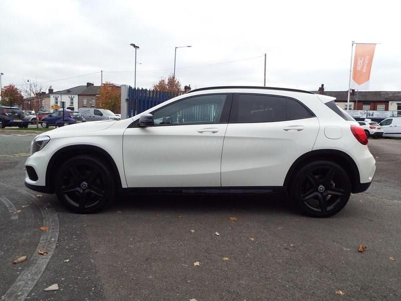 Used Mercedes GLA220 AMG line 177 HP (130 kW) 2015 White SUV