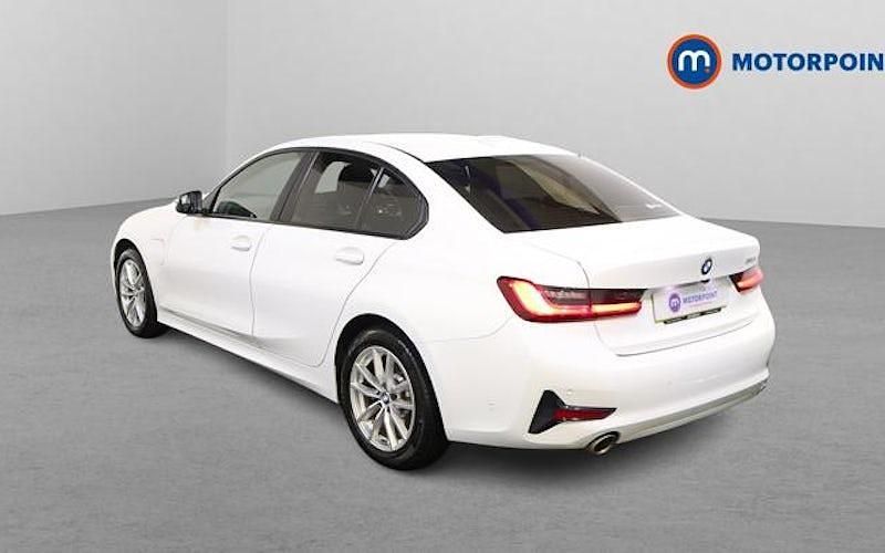 Used BMW 330e 292 HP (214 kW) 2021 White Sedan