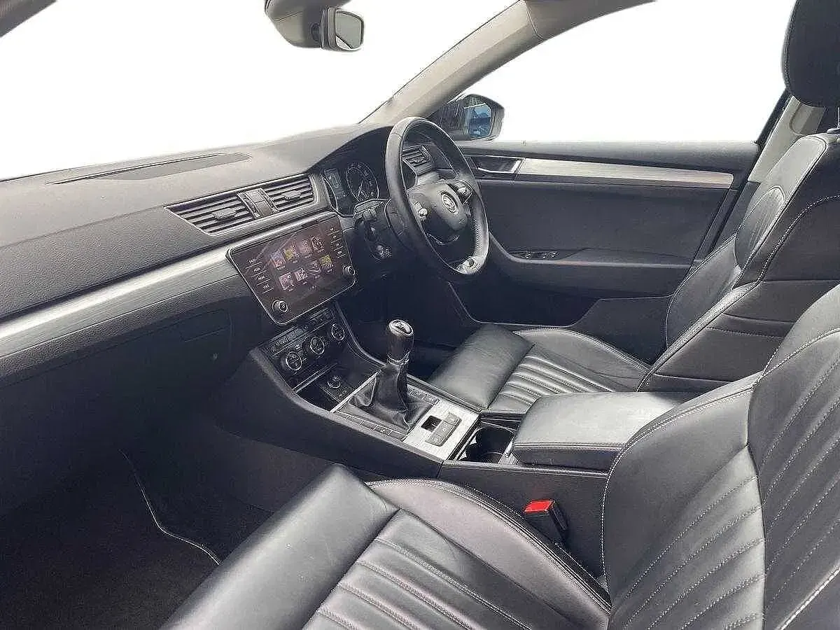 Used Skoda Superb SE Technology 150 HP (110 kW) 2021 Black Estate